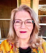 Dianne headshot- cropped.jpg